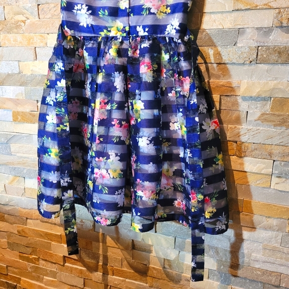 10Y Jona Michelle Flowers design dress - Picture 7 of 10